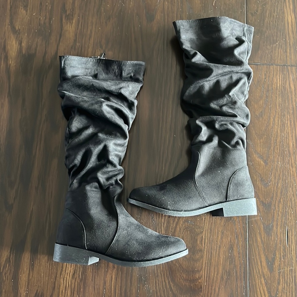 Brand new knee boots